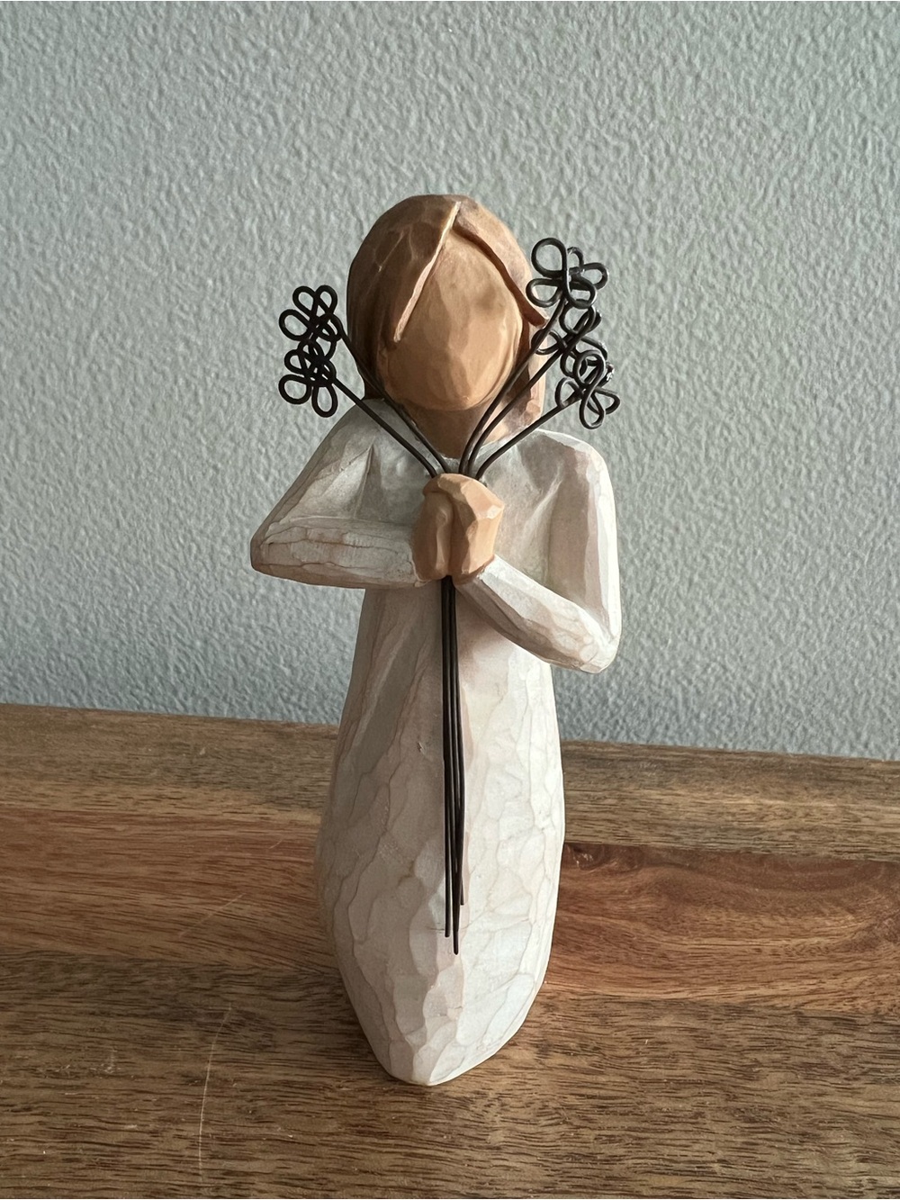 WILLOW TREE Friendship Angel Girl with Short hair and Flowers